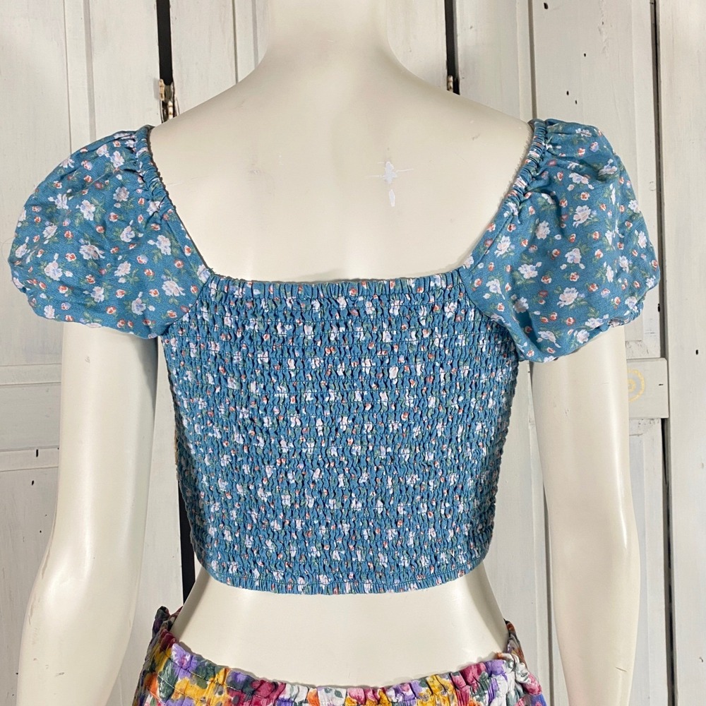 Laura Ashley x Lucky Brand Smocked Peasant Top XS Blue Floral Fairy Cottagecore - Picture 4 of 11